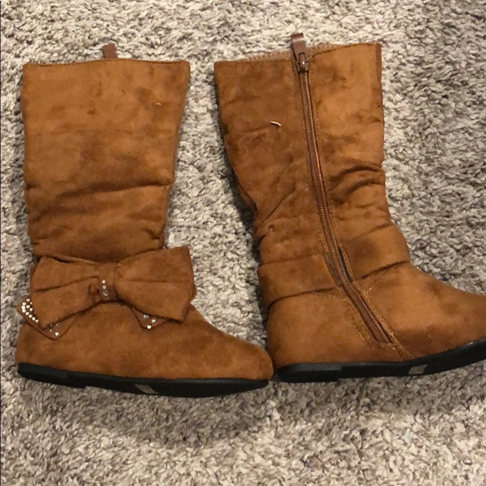 NWT-Brown Suede boots with rhinestone bow
